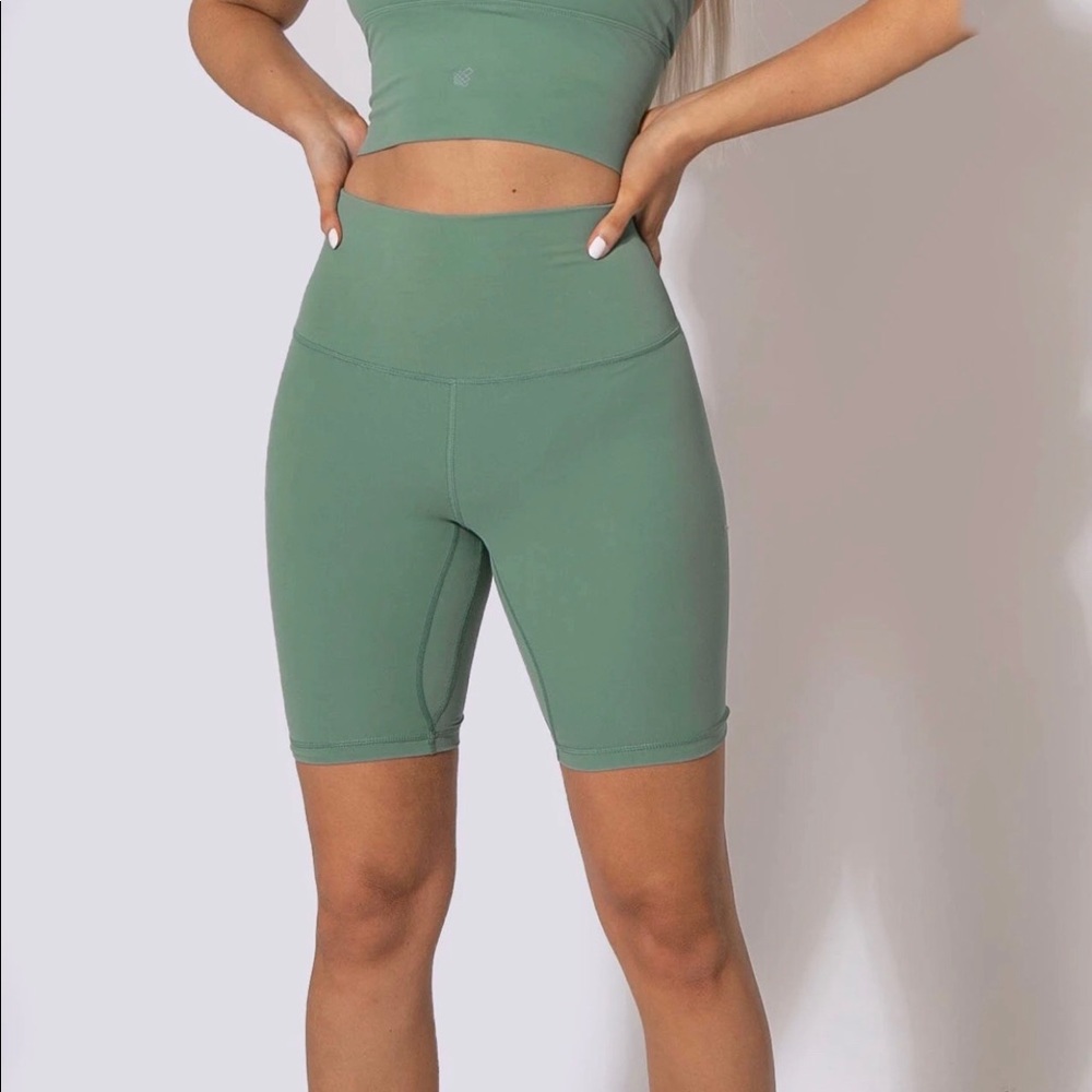 Jed North “flow” biker shorts - green